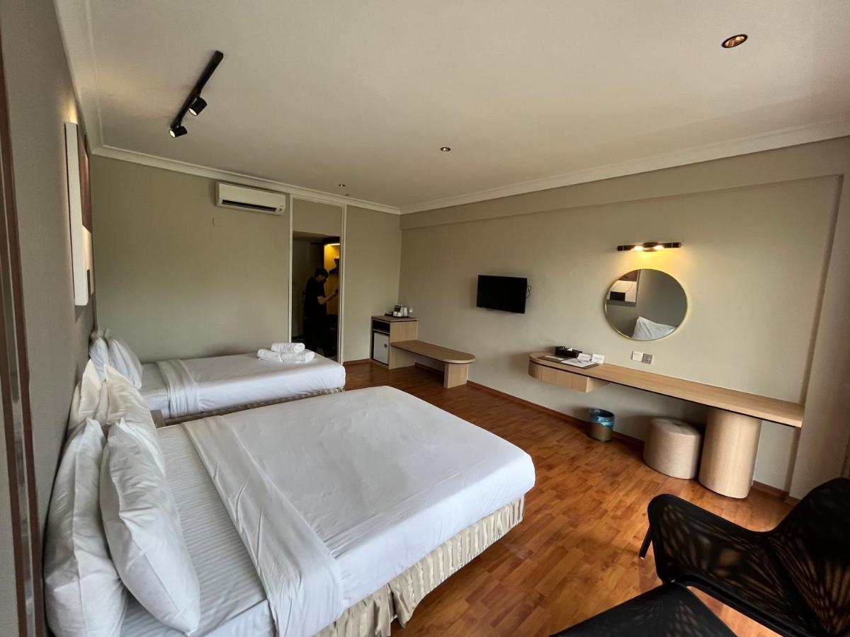 Tunamaya Beach & Spa Resort- Desaru Exteriör bild